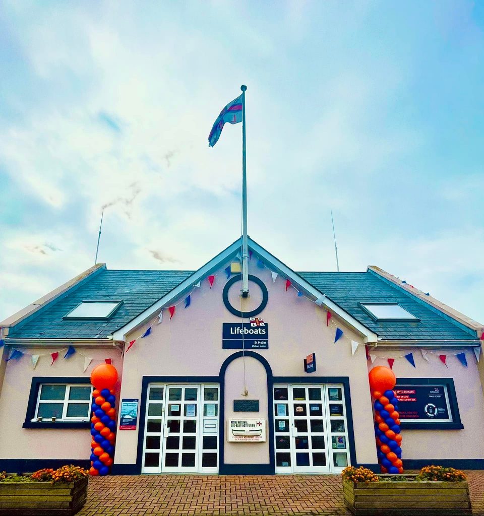 charity balloon spiral columns
